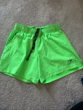 Gymshark Sport 5” Men’s Neon Green Athletic Shorts with Black Drawcord size M